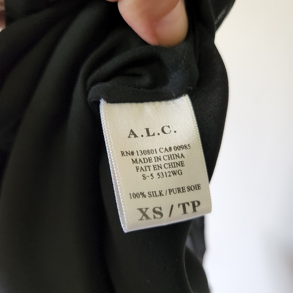 A.L.C./ Black Silk Moran Keyhole Sleeveless Top - Picture 8 of 9
